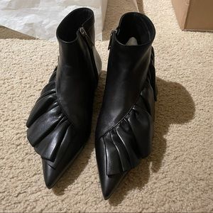 J.w.anderson $885 Ruffled Leather Pointy Toe Black Ankle Boots